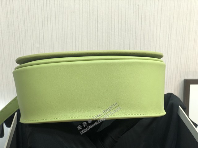 Celine專櫃2022全新CUIR TRIOMPHE系列單肩斜挎包 賽琳新版馬鞍包 sldj2425